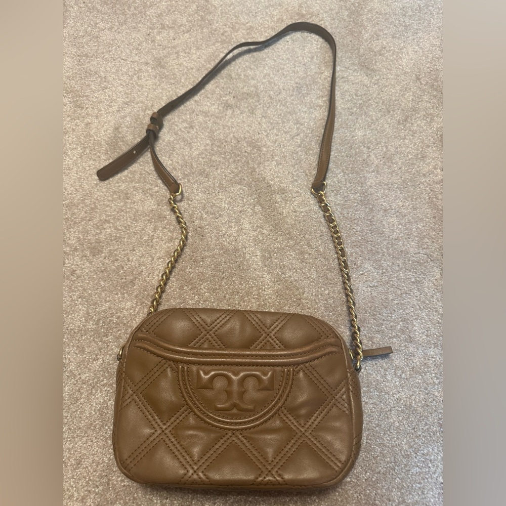 Tory Burch Fleming Soft Camera Bag - Moose Color.